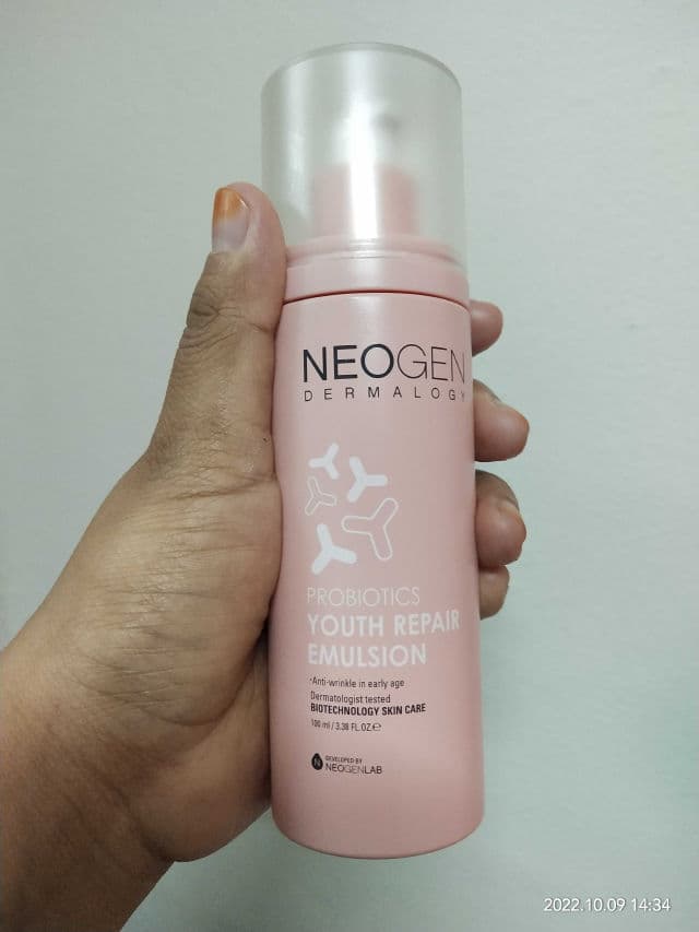 NEOGEN Dermalogy Probiotics Youth Repair Emulsion review photo by Liely