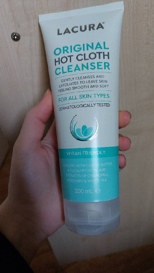 Lacura Hot Cloth Cleanser review photo by natiLar