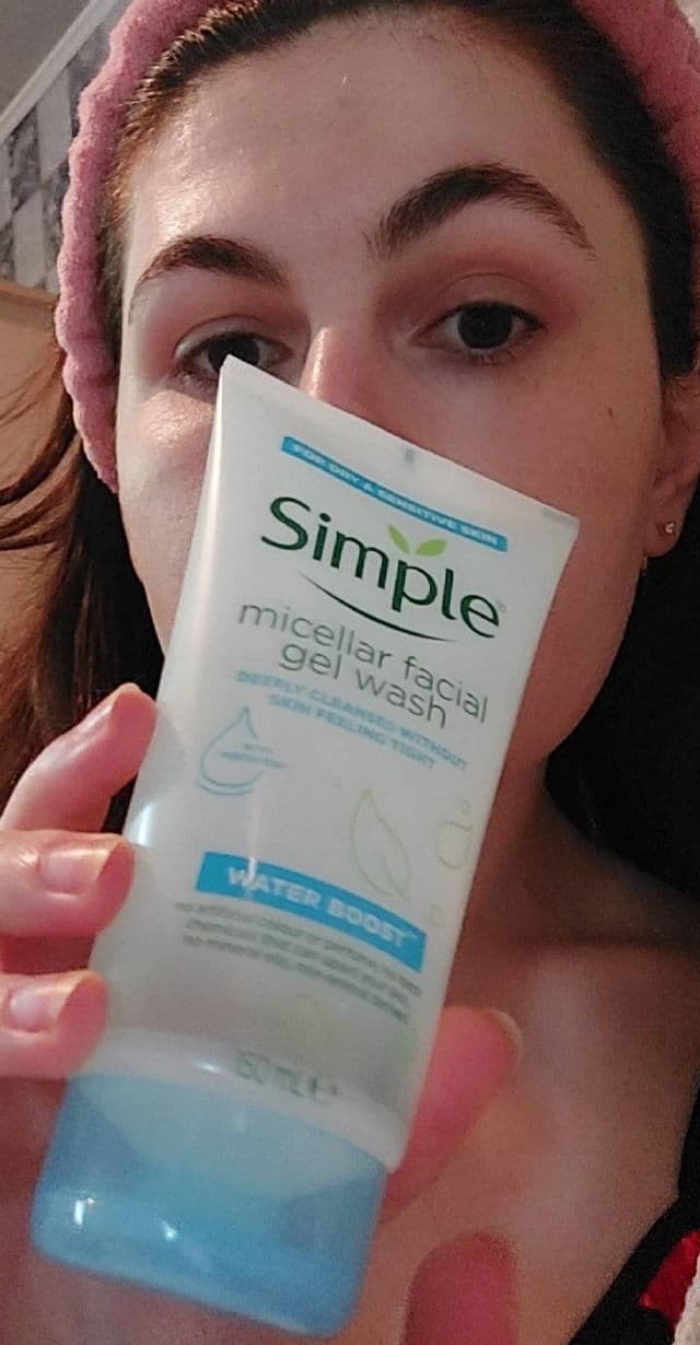 Simple Daily Skin Detox Purifying Face Wash review photo by natiLar