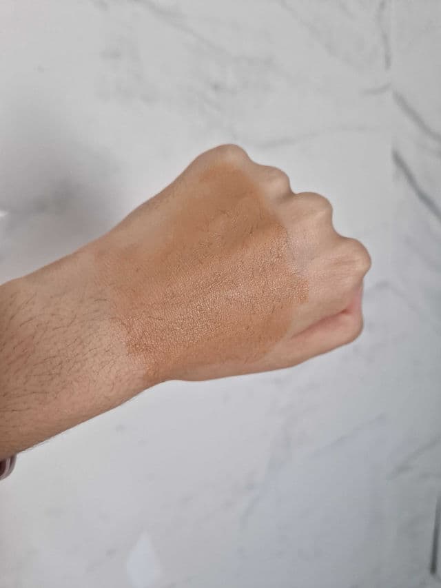 FrezyDerm Sun Screen Velvet Face SPF 50+ review photo by Beautyskin93