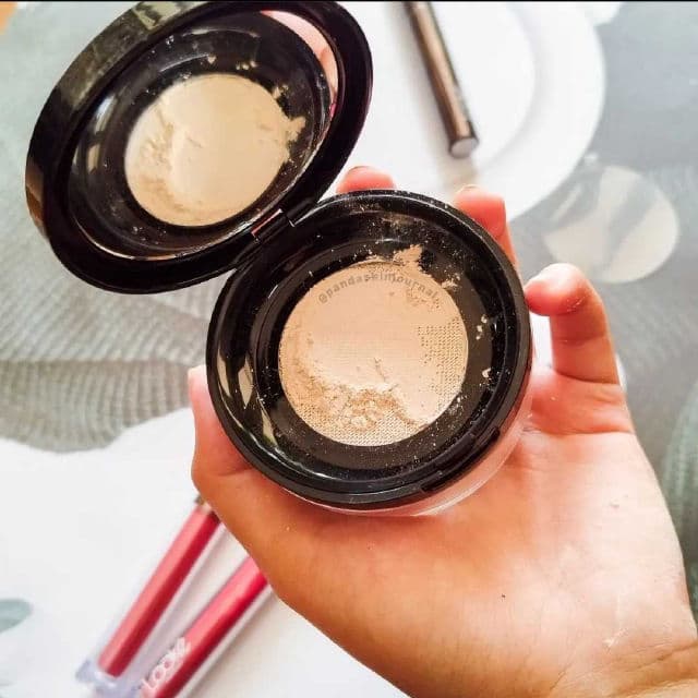 Holy Smooth & Blur Loose Powder product review
