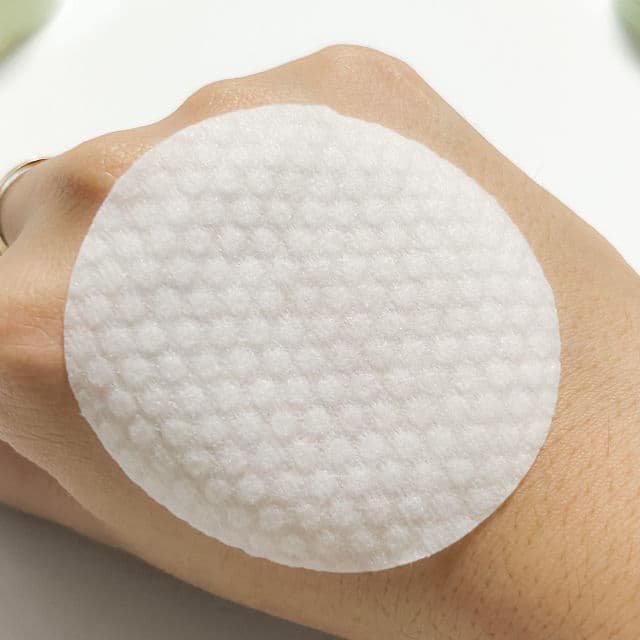 CELIMAX Jiwoogae Heartleaf BHA Peeling Pad review photo by Akimichann