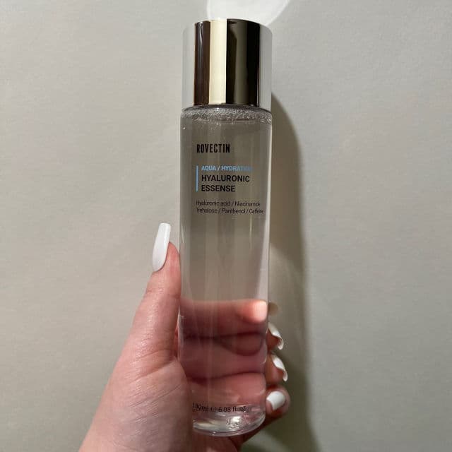 Aqua Hyaluronic Essence product review