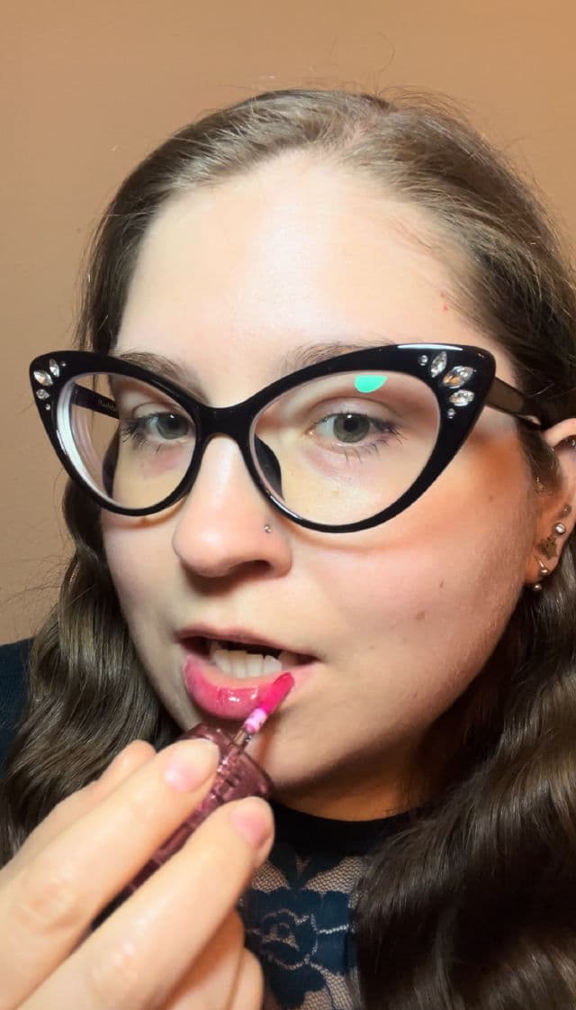 ETUDE #3 Neon Pink review photo by MeaningInMakeup