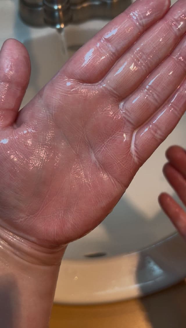 HANSKIN Pore Cleansing Oil PHA review photo by MeaningInMakeup