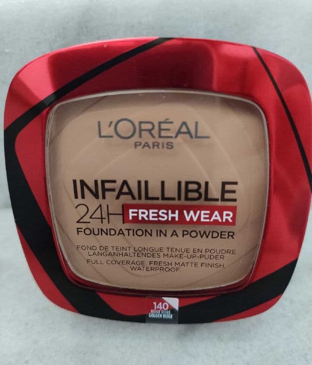 L'Oreal Paris Infallible 24H Fresh Wear Foundation in a Powder review photo by Hyrkaniana