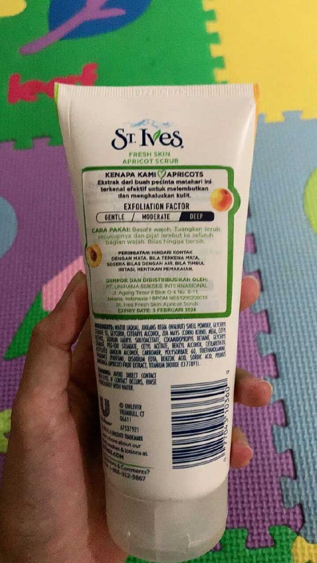 St. Ives Fresh Skin Scrub Apricot review photo by ClaireZaelani