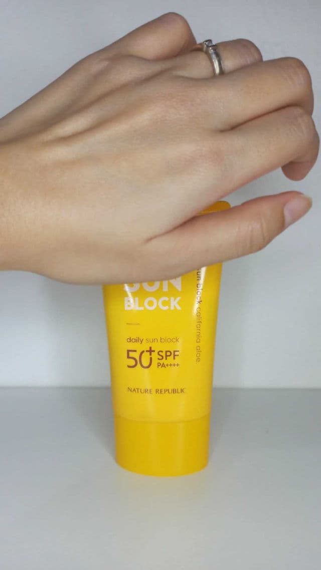 NATURE REPUBLIC California Aloe Daily Sun Block SPF 50+ PA++++ review photo by prisskindiaries