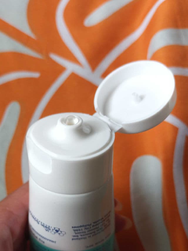 Celeteque Acne Clearing Facial Moisturizer Gel review photo by Avrelayne