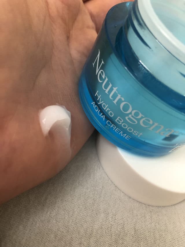 Neutrogena Hydro Boost Gel-Cream Extra-Dry Fragrance-Free review photo by randomdaniela
