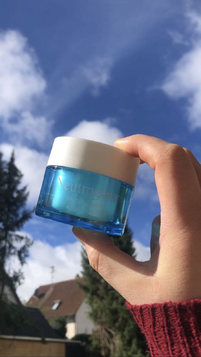 Neutrogena Hydro Boost Gel-Cream Extra-Dry Fragrance-Free review photo by randomdaniela