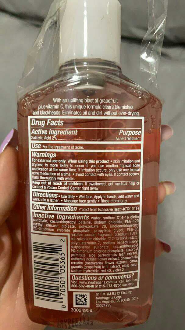 Neutrogena Pink Grapefruit Oil-Free Acne Wash & Facial Cleanser review photo by AisyahraniGinting