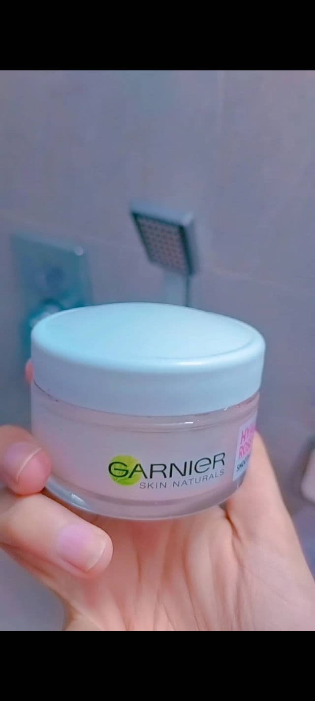 Garnier Skin Naturals Hyaluronic Rose Gel-Cream review photo by paxlin3