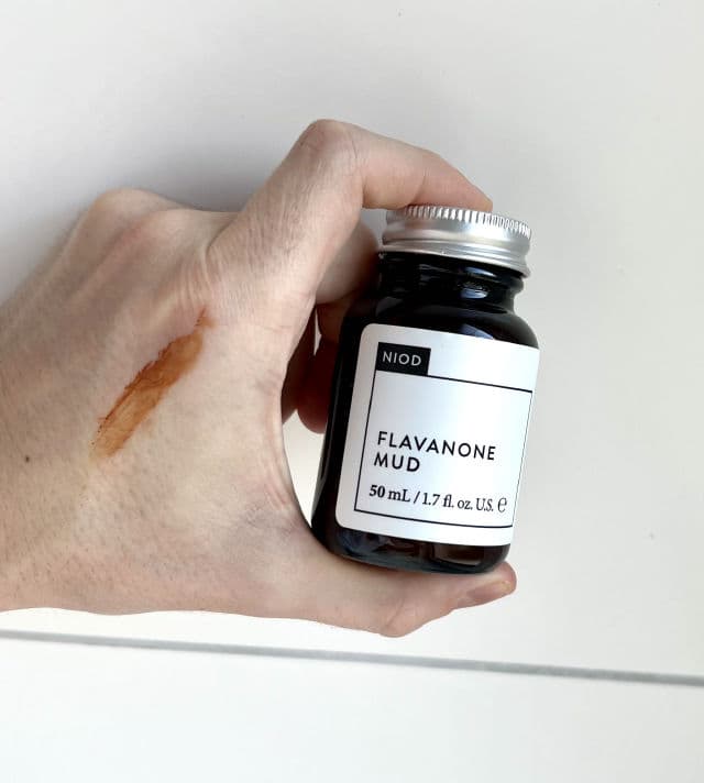 NIOD Flavanone Mud review photo by Cammo
