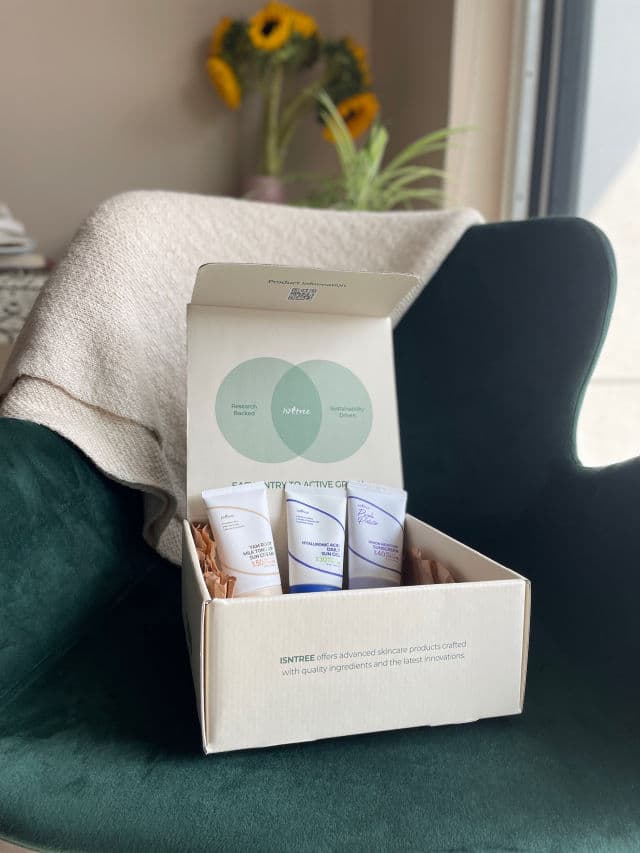 ISNTREE Hyaluronic Acid Daily Sun Gel SPF30 PA+++ review photo by herglowingjournal 