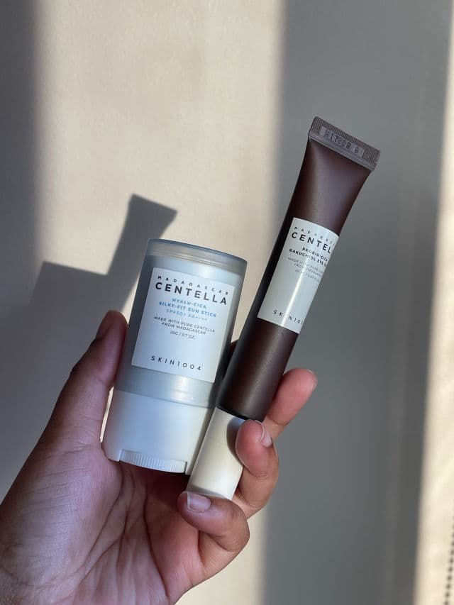 SKIN1004 Madagascar Centella Hyalu-Cica Silky-fit Sun Stick SPF50+ PA++++ review photo by herglowingjournal 