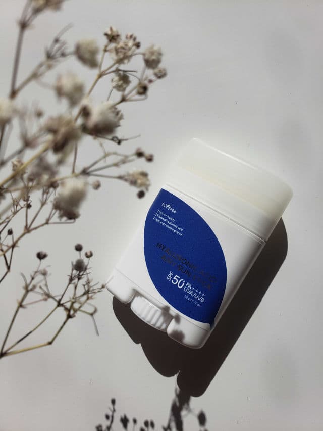 ISNTREE Hyaluronic Acid Airy Sun Stick SPF 50 PA++++ review photo by jennysilkyskin