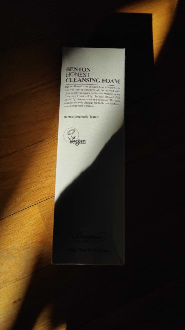 BENTON Honest Cleansing Foam review photo by everglowlasting