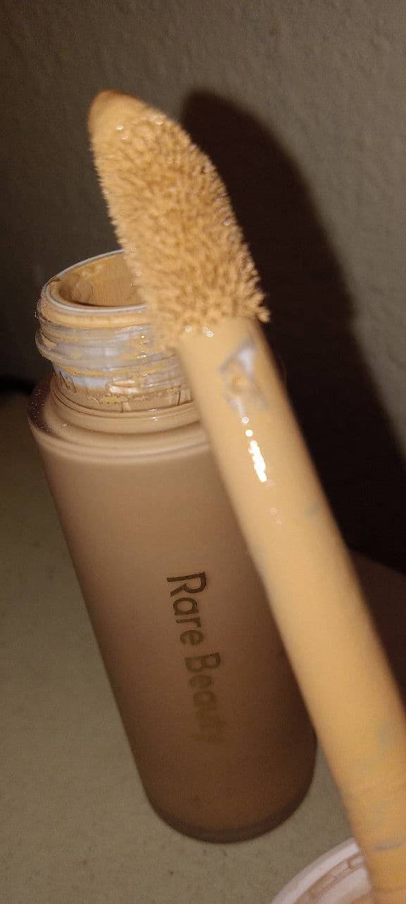 Rare Beauty Liquid Touch Weightless Foundation review photo by ValGal03