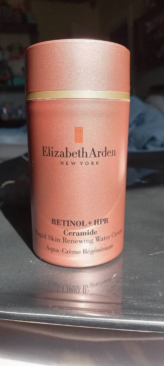 Elizabeth Arden Retinol + HPR Ceramide Rapid Skin-Renewing Water Cream review photo by ValGal03
