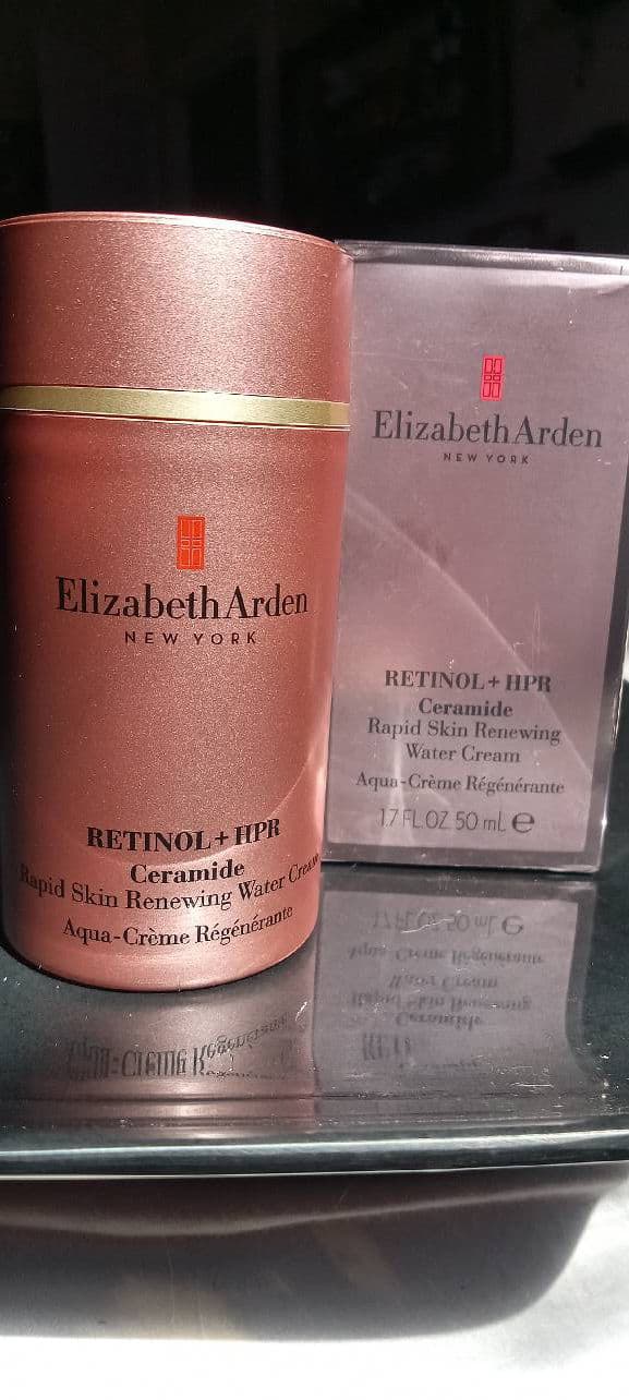Elizabeth Arden Retinol + HPR Ceramide Rapid Skin-Renewing Water Cream review photo by ValGal03