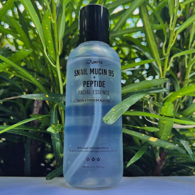 Jumiso Snail Mucin 95 + Peptide Essence review photo by Merk