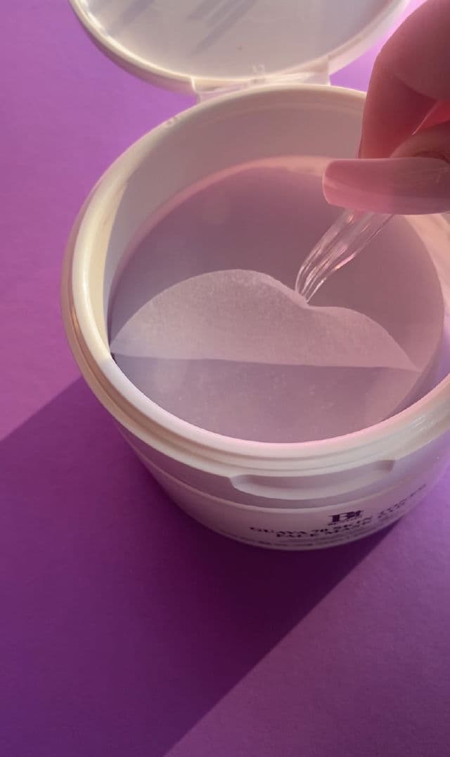BENTON Guava 70 Skin Toner Pad review photo by Negin