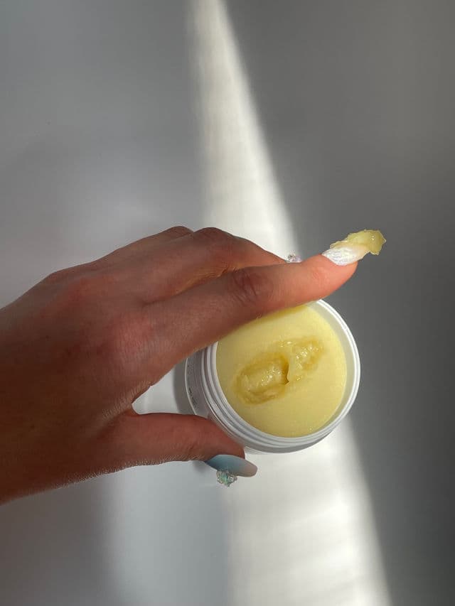 Eve Lom Cleanser review photo by annikalovesglow