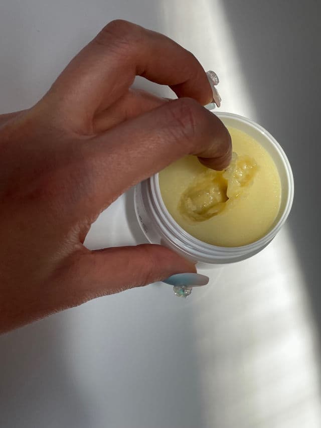 Eve Lom Cleanser review photo by annikalovesglow