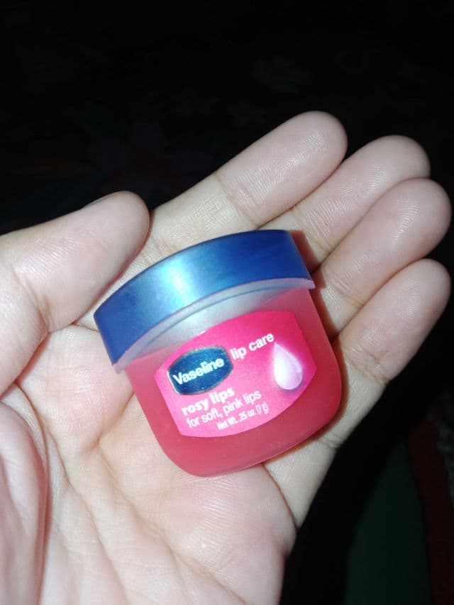 Vaseline Lip Therapy Rosy review photo by anjieeenomoto