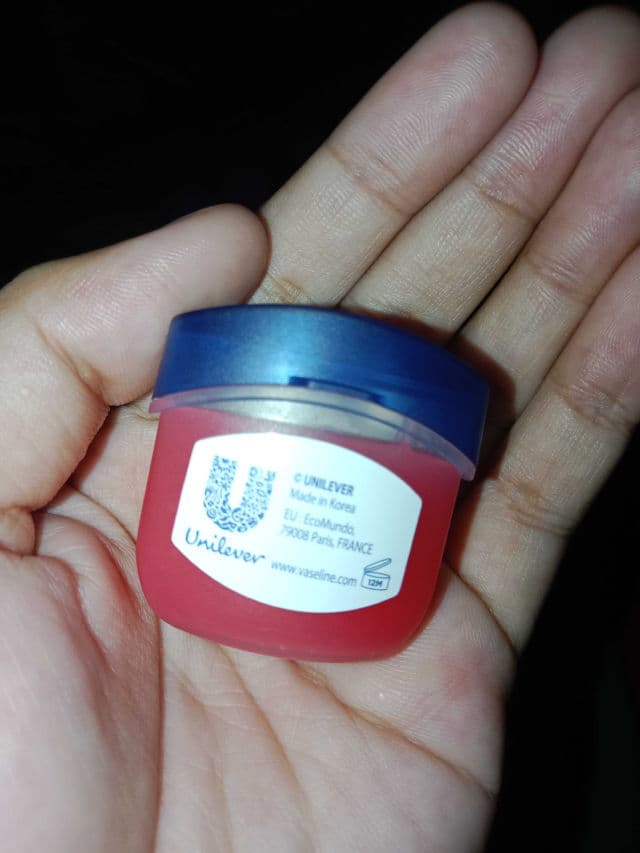 Vaseline Lip Therapy Rosy review photo by anjieeenomoto