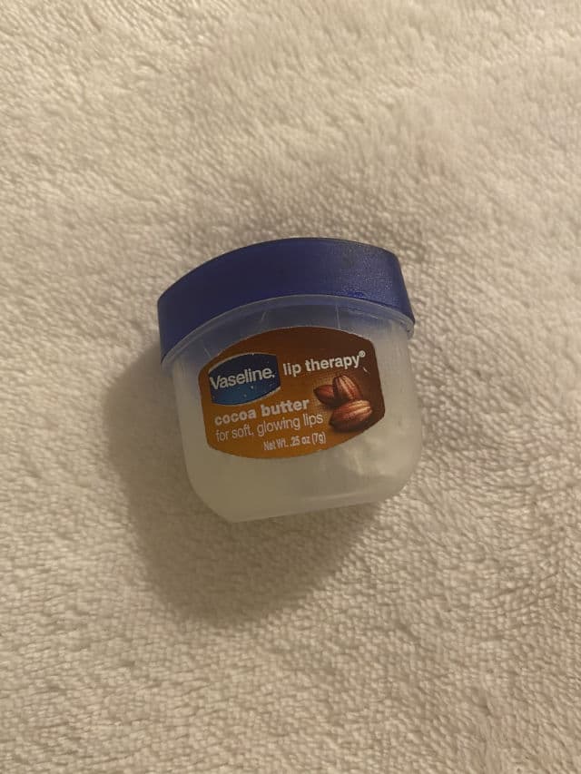 Vaseline Lip Therapy Cocoa Butter review photo by Beautyalways