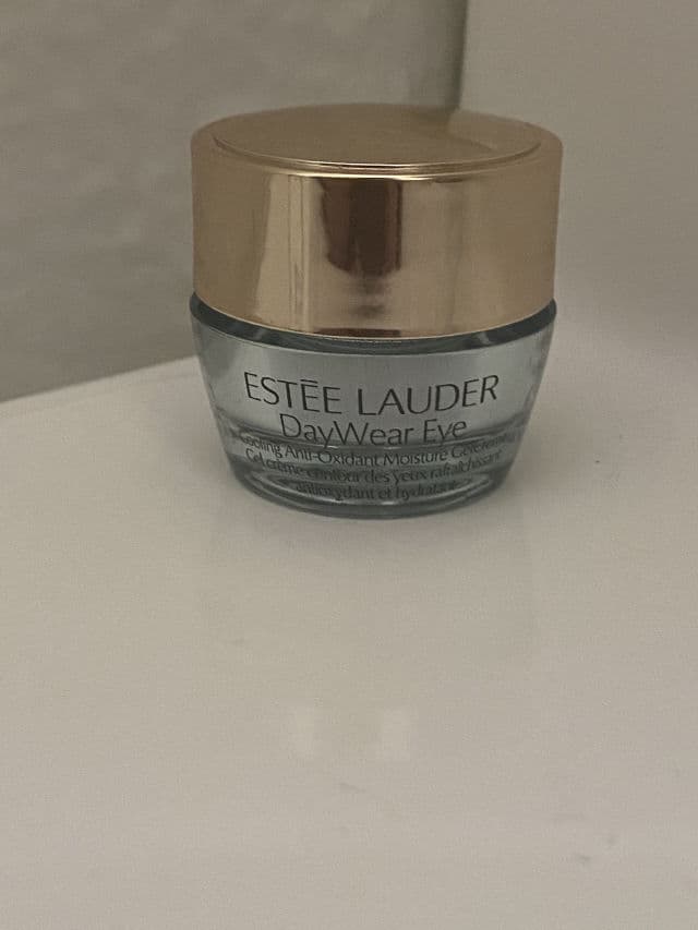 Estee Lauder DayWear Eye Cooling Anti-Oxidant Moisture GelCreme review photo by yessiii24