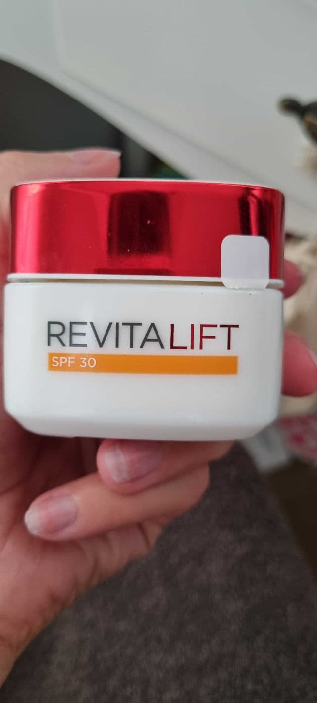 Loreal Revitalift Day Cream SPF 30 review photo by becky2512