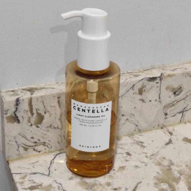 Madagascar Centella Light Cleansing Oil product review