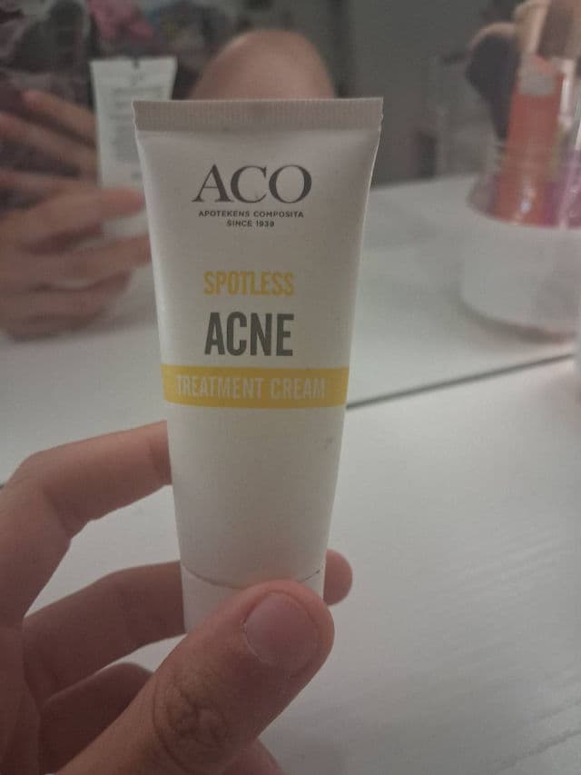 ACO Spotless Acne Treatment Cream review photo by nikalibeauty
