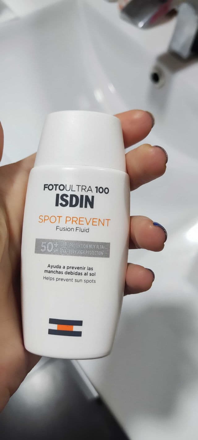ISDIN Foto Ultra 100 Spot Prevent Fusion Fluid SPF 50+ review photo by Lacoquetadenoe