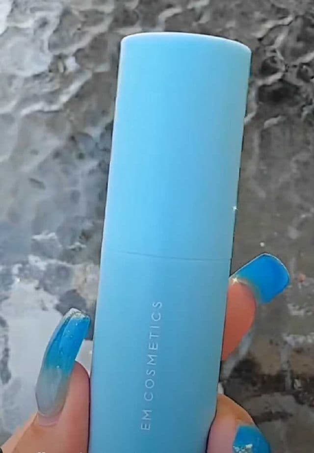 EM Cosmetics Face Cuddle Moisture Balm review photo by stellareviews