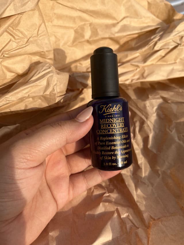 Kiehl's Midnight Recovery Concentrate review photo by SkincarebyCyshaa