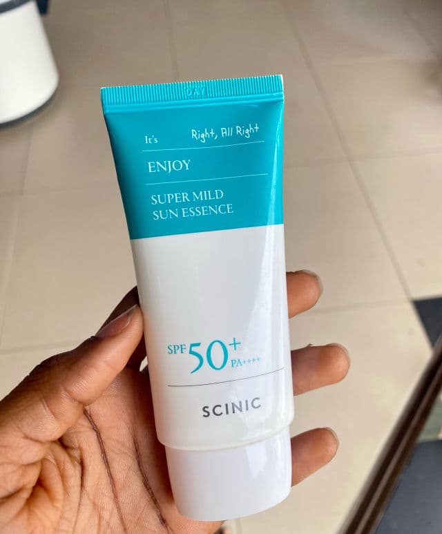 SCINIC Enjoy Super Mild Sun Essence SPF50+ PA++++ review photo by Skincarebyadubea
