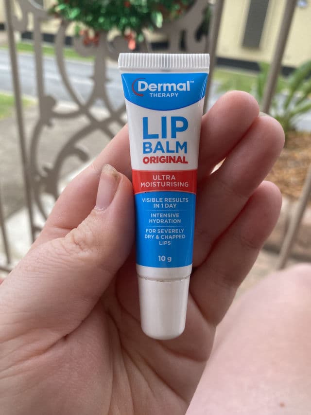 Dermal Therapy Lip Balm Original - Ultra Moisturising review photo by Chlozzalove