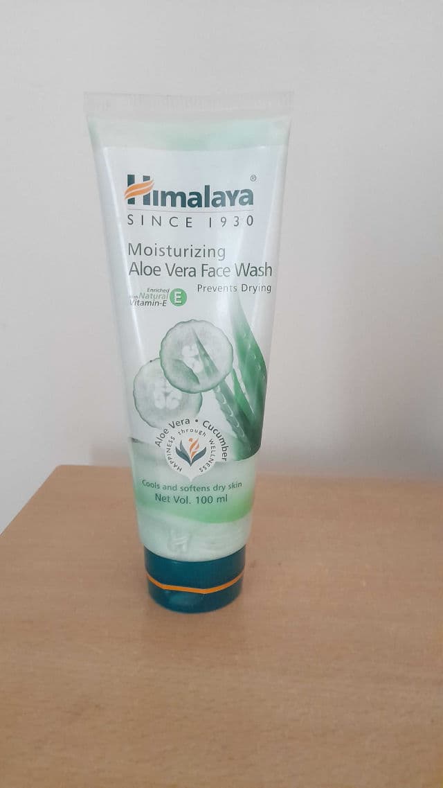 Himalaya Moisturizing Aloe Vera Face Wash Normal to Dry Skin review photo by itssrxdrx