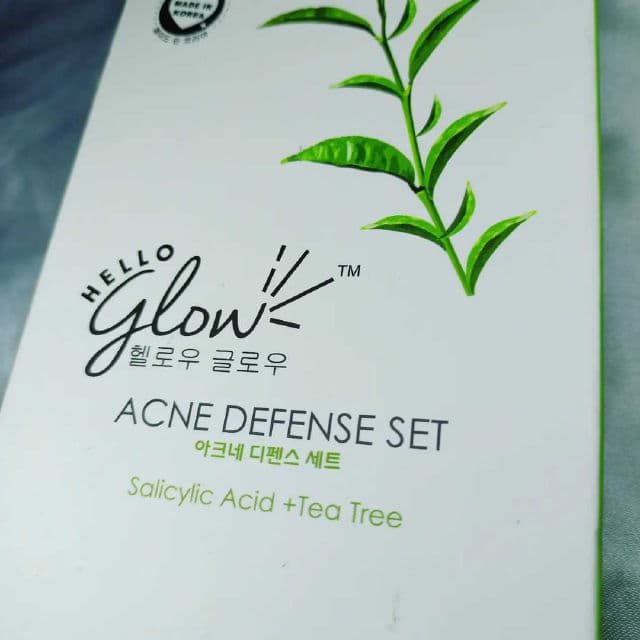 Hello Glow Acne Solutions Cleansing Gel review photo by darwinskincares