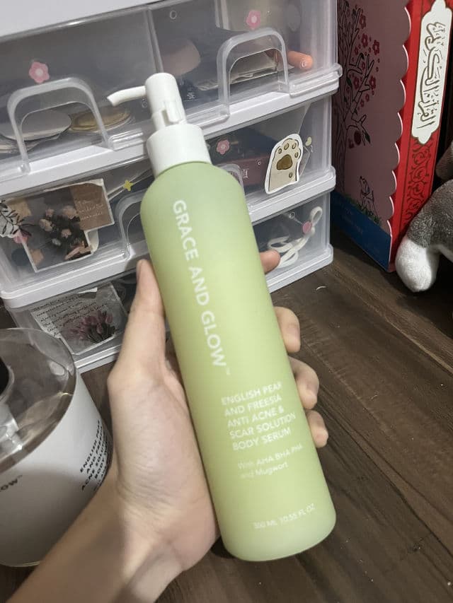 Grace and Glow English Pear and Freesia Acne Solution Body Wash review photo by Riegiena