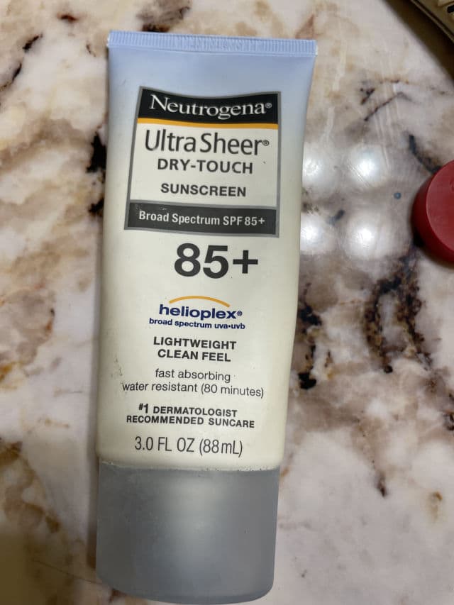 Neutrogena Ultra Sheer Dry-Touch Sunscreen Broad Spectrum SPF 55 Helioplex review photo by MonaLisa37