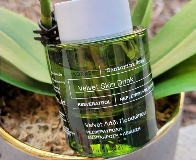 Korres Santorini Grape Velvet Skin Drink review photo by katyaspoon