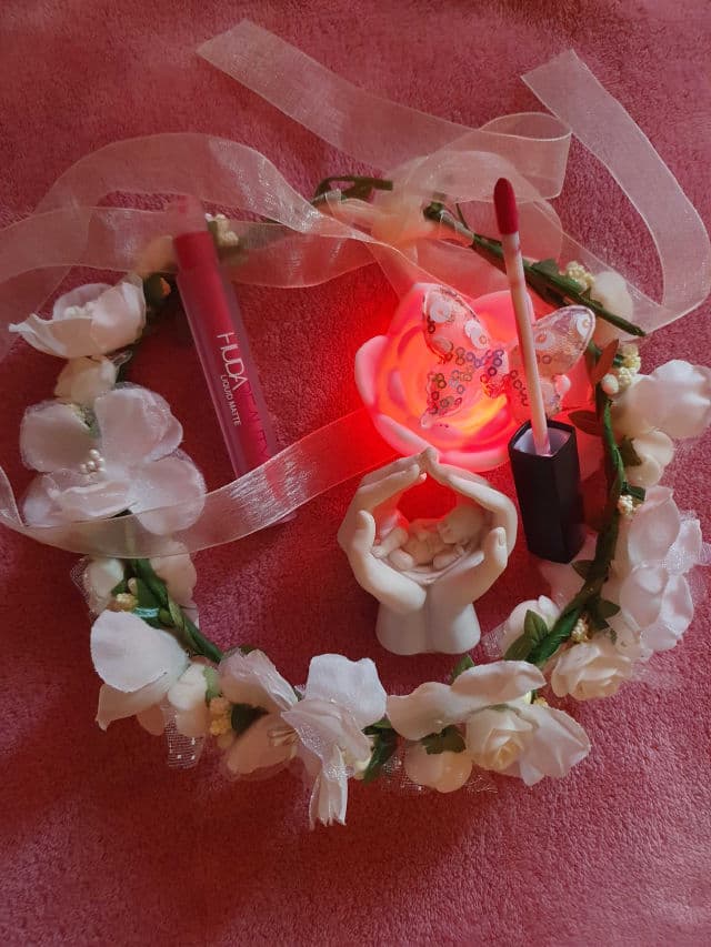 Huda Beauty Liquid Matte Ultra-Comfort Transfer-Proof Lipstick - Icon review photo by Alinutza