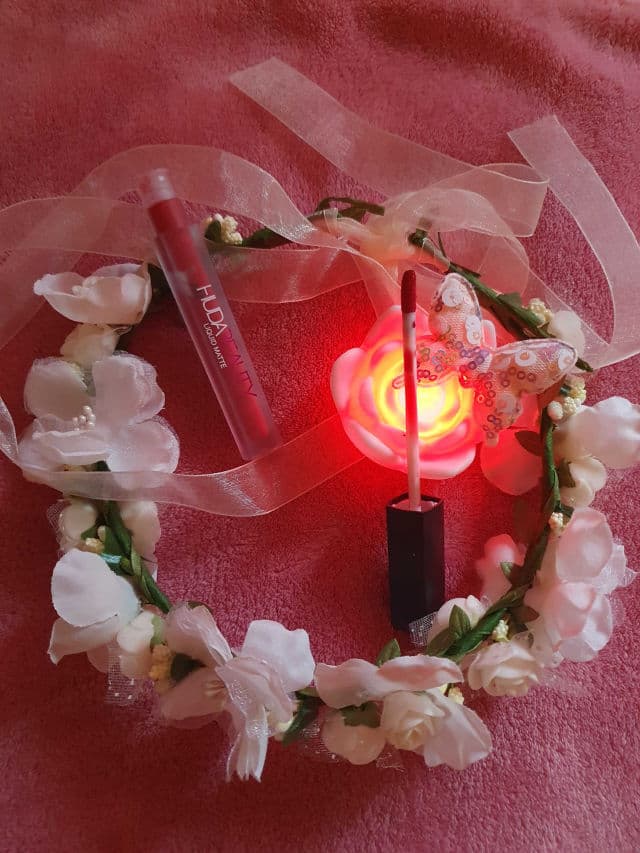 Huda Beauty Liquid Matte Ultra-Comfort Transfer-Proof Lipstick - Icon review photo by Alinutza