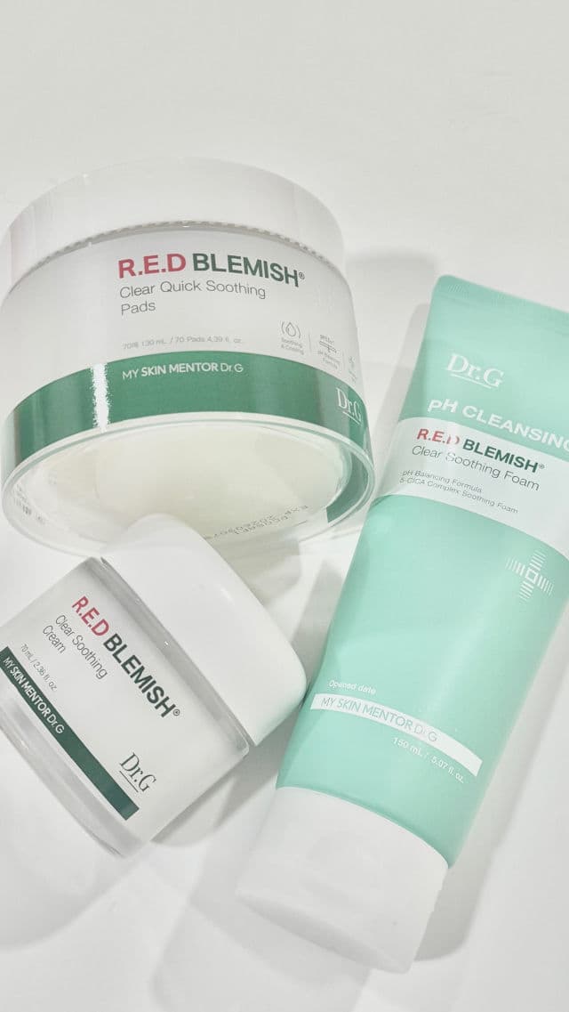DR.G RED Blemish Moisture Cleansing Foam  review photo by BeautyCocktailBlog