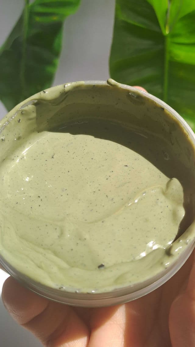 whitelab Mugwort Pore Clarifying Mask review photo by cimutmoetiara